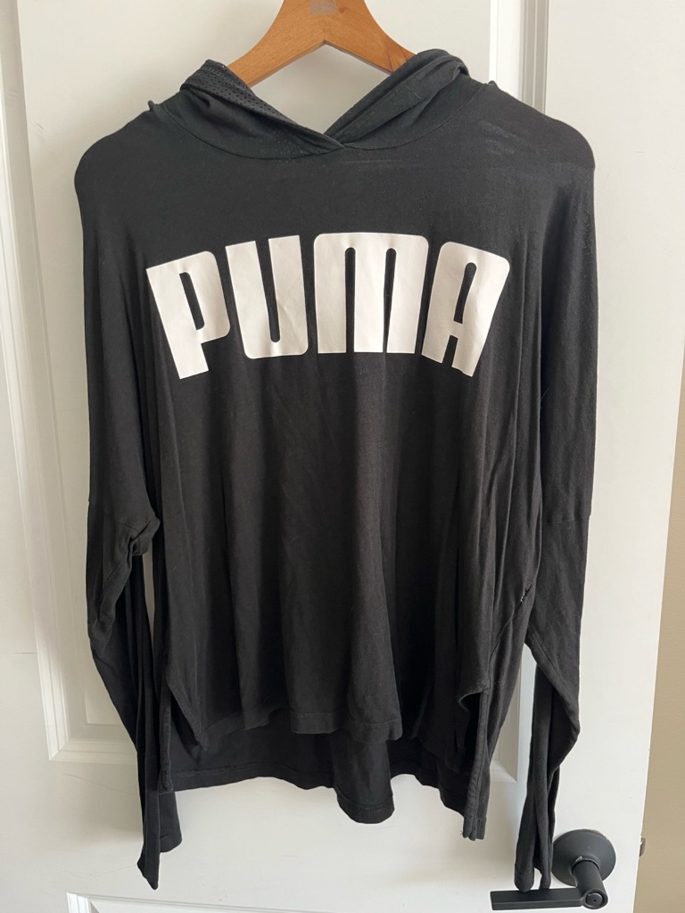 Puma lightweight long sleeve hoodie sz L